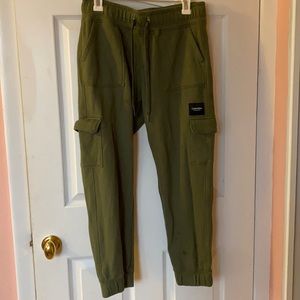 ⛄️2/$25 ⛄️ Calvin Klein cargo sweatpants